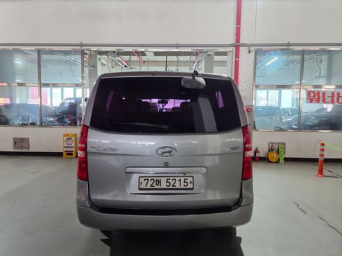 Hyundai Starex 12-Seater Wagon Smart — пробег 243 354 км — фото 4 из 5