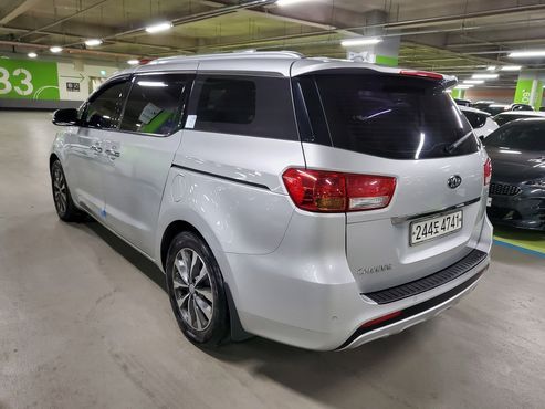 Kia Carnival 9-seater Luxury — пробег 170 000 км — фото 3 из 5