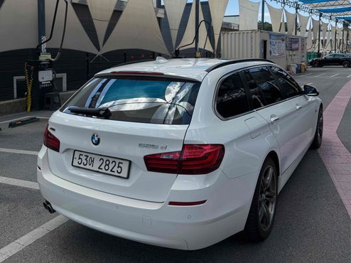 BMW 5-Series 525d xDrive Touring — пробег 79 500 км — фото 2 из 5