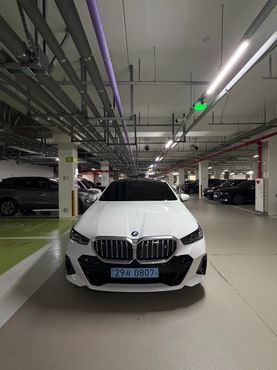 BMW i5 eDrive 40 M Sport — пробег 20 000 км — фото 2 из 5
