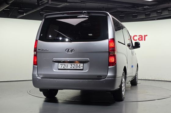 Hyundai Starex 12-Seater Wagon CVX Luxury — пробег 120 343 км — фото 4 из 5