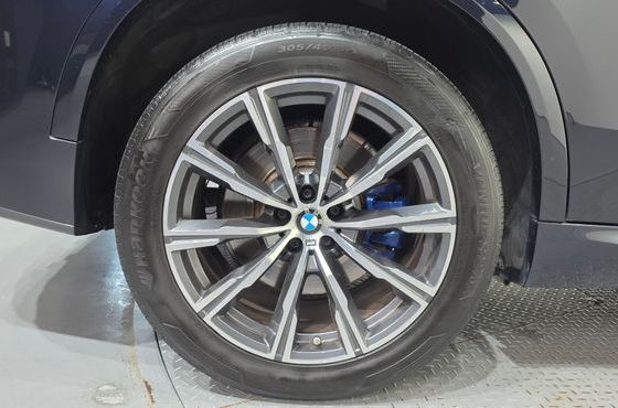 BMW X5 xDrive 30d M Sport — пробег 96 473 км — фото 5 из 5