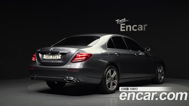 Mercedes-Benz E-Class из Кореи Encar