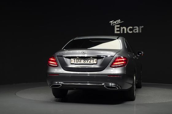 Mercedes-Benz E-Class E220d Avantgarde — пробег 229 355 км — фото 4 из 5