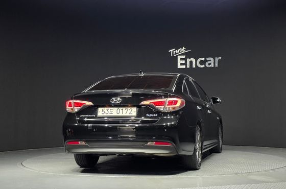 Hyundai Sonata 2.0 HEV Premium — пробег 244 003 км — фото 4 из 5