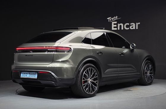 Porsche Macan 4S — пробег 14 410 км — фото 2 из 5