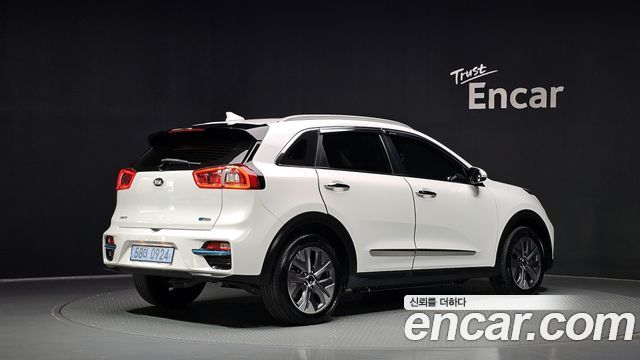 Kia Niro Noblesse — пробег 152 958 км — фото 2 из 5
