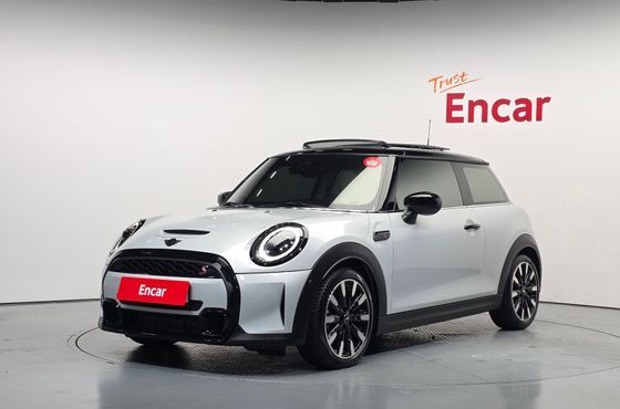 Mini Cooper Classic Third Generation — пробег 12 019 км — фото 1 из 5