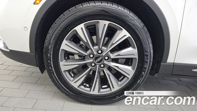 Lincoln Corsair 2.0 Reserve AWD — пробег 64 925 км — фото 5 из 5