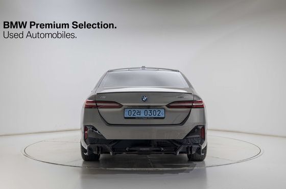 BMW i5 eDrive 40 M Sport — пробег 40 953 км — фото 4 из 5