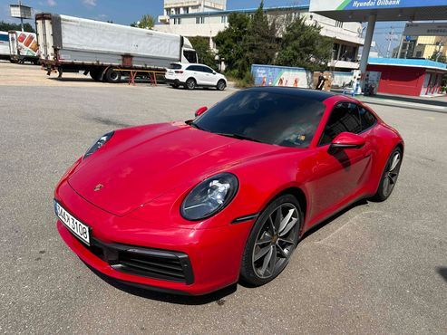 Porsche 911 Carrera — пробег 15 000 км — фото 1 из 5
