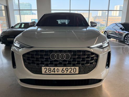 Audi Q5 40 TDI Quattro Sportback Advanced — пробег 800 км — фото 3 из 5