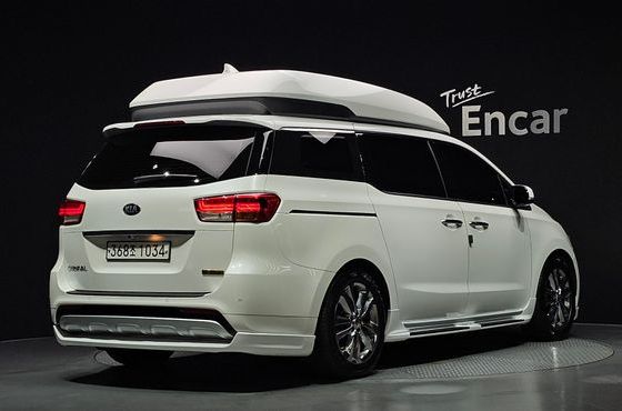 Kia Carnival Gasoline 7-seater Hi-Limousine President — пробег 135 488 км — фото 2 из 5