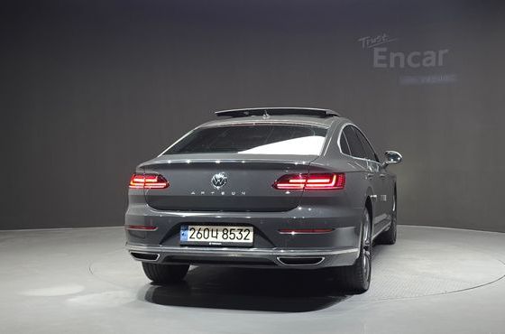 Volkswagen Arteon 2.0 TDI Premium — пробег 135 264 км — фото 4 из 5