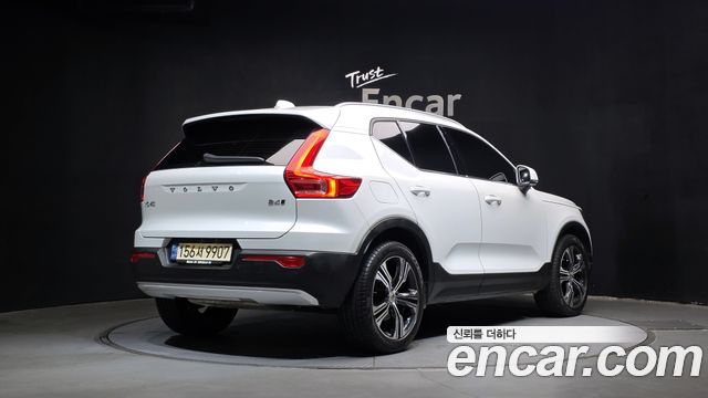 Volvo XC40 B4 Inscription — пробег 66 422 км — фото 2 из 5