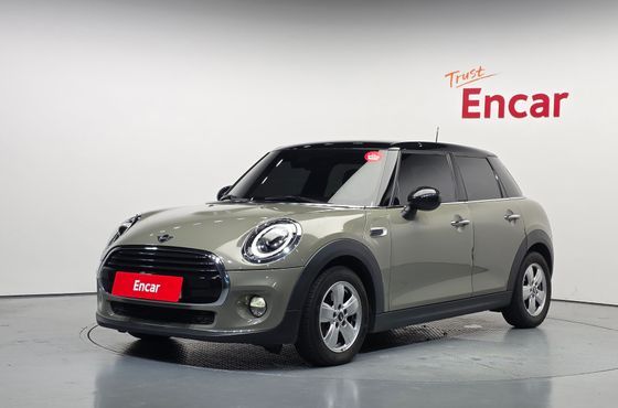 Mini Cooper 5Door Standard 3rd — пробег 60 824 км — фото 1 из 5