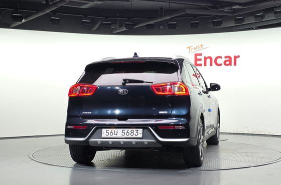 Kia Niro Noblesse — пробег 140 411 км — фото 4 из 5
