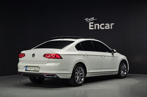 Volkswagen Passat 2.0 TDI Prestige — пробег 65 399 км — фото 2 из 5