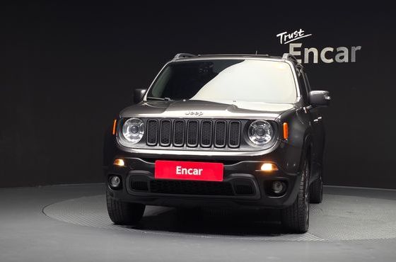 Jeep Renegade 2.0 Diesel Tailhawk AWD — пробег 111 449 км — фото 3 из 5