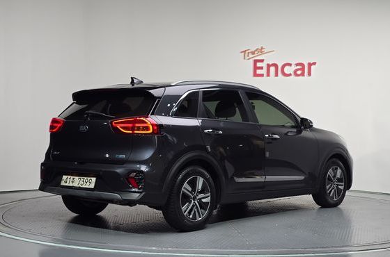 Kia Niro 1.6 HEV Noblesse Special — пробег 86 846 км — фото 2 из 5