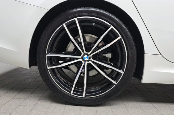 BMW 3-Series 320i M Sport — пробег 56 004 км — фото 5 из 5