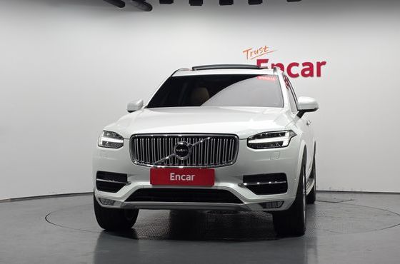 Volvo XC90 T6 Inscription — пробег 71 365 км — фото 3 из 5
