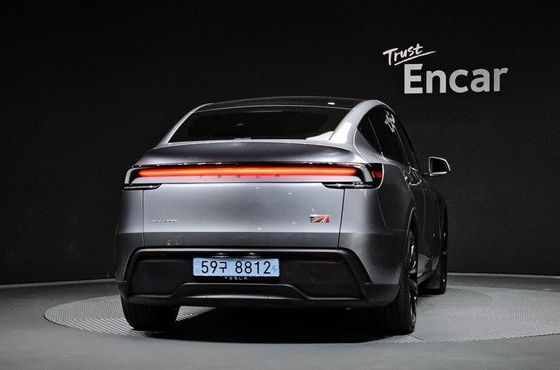 Tesla Model Y Long Range Launch Edition AWD — пробег 28 096 км — фото 4 из 5