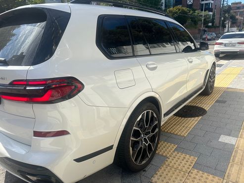 BMW X7 xDrive 40i M Sport 6STR — пробег 27 100 км — фото 2 из 5