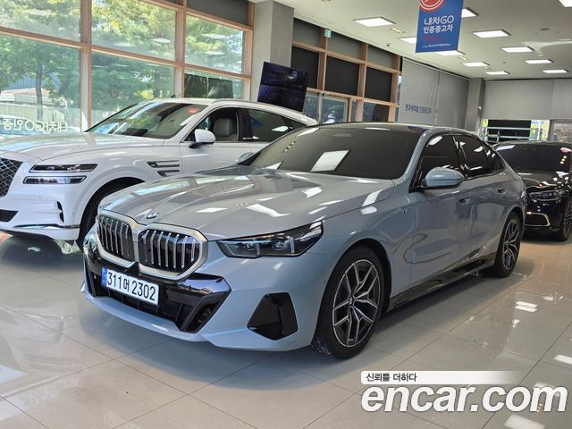 BMW 5-Series 520i M Sport — пробег 13 980 км — фото 1 из 5