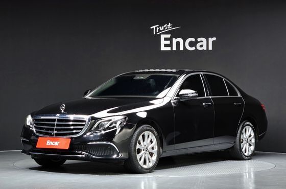 Mercedes-Benz E-Class E300 4MATIC Exclusive Standard — пробег 114 492 км — фото 1 из 5