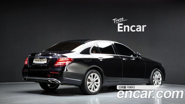 Mercedes-Benz E-Class из Кореи Encar