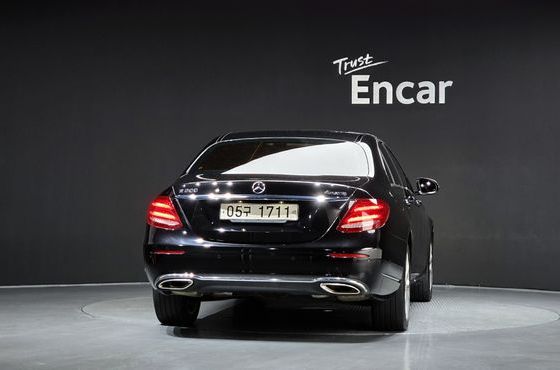Mercedes-Benz E-Class E300 4MATIC Exclusive Standard — пробег 114 492 км — фото 4 из 5