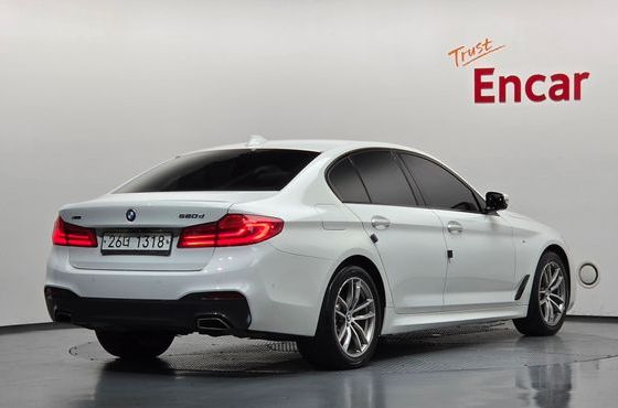 BMW 5-Series 520d xDrive M Sport Package Plus — пробег 107 693 км — фото 2 из 5