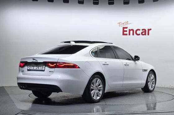 Jaguar XF 20d Portfolio — пробег 109 683 км — фото 2 из 5