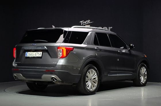 Ford Explorer 2.3 LimIted 4WD — пробег 61 059 км — фото 2 из 5