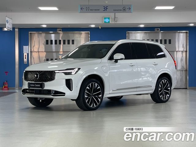 Volvo XC90 T8 Ultra Bright Hybrid — пробег 7 671 км — фото 1 из 5
