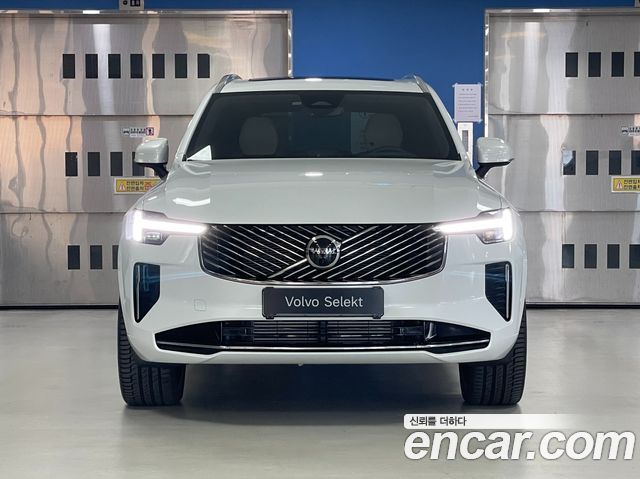 Volvo XC90 T8 Ultra Bright Hybrid — пробег 7 671 км — фото 3 из 5