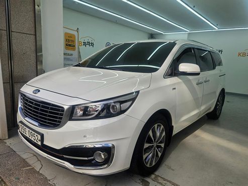 Kia Carnival 9-seater Luxury — пробег 81 623 км — фото 1 из 5