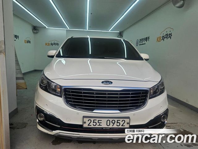 Kia Carnival 9-seater Luxury — пробег 81 623 км — фото 2 из 5