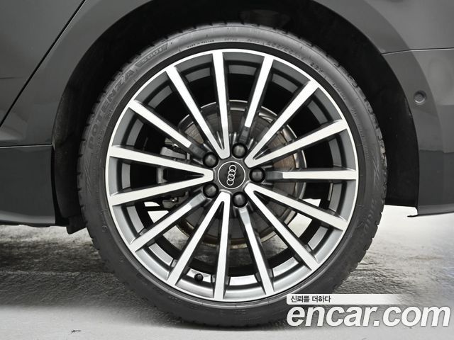 Audi A5 40 TFSI Quattro Premium Sportback — пробег 13 770 км — фото 5 из 5