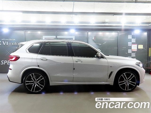 BMW X5 M50i — пробег 33 275 км — фото 3 из 5