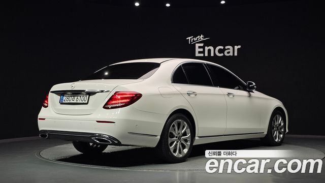 Mercedes-Benz E-Class из Кореи Encar