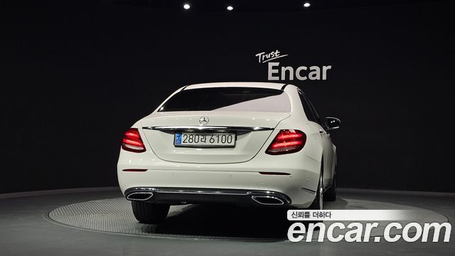Mercedes-Benz E-Class из Кореи Encar