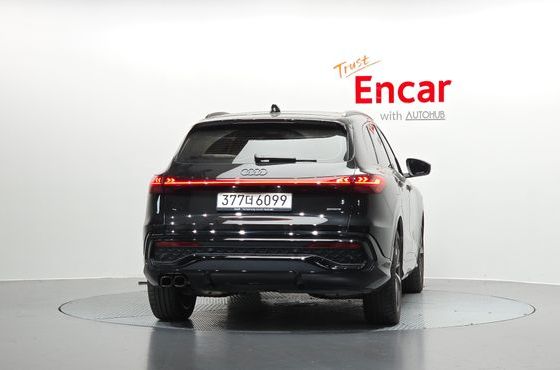 Audi Q5 40 TDI Quattro S Line Black Edition — пробег 5 556 км — фото 4 из 5