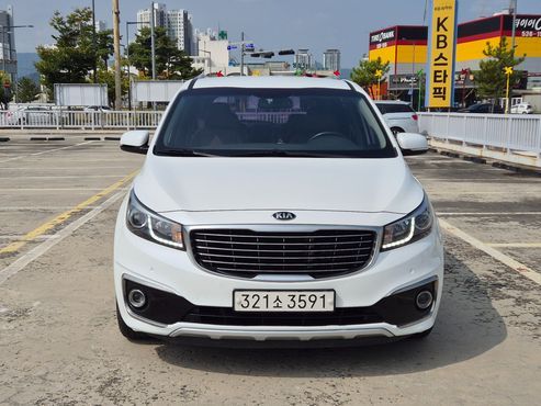 Kia Carnival 9-seater Luxury — пробег 95 797 км — фото 2 из 5