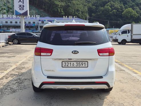 Kia Carnival 9-seater Luxury — пробег 95 797 км — фото 4 из 5