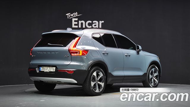 Volvo XC40 B4 Ultimate Bright — пробег 45 637 км — фото 2 из 5