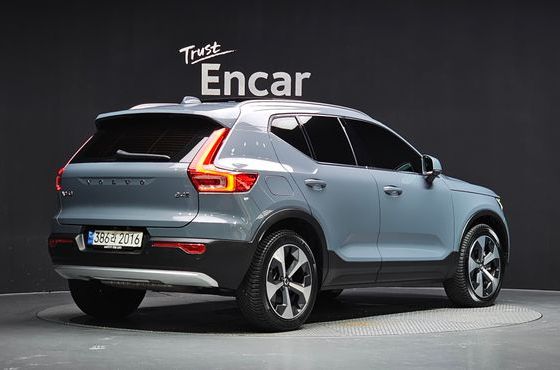 Volvo XC40 B4 Ultimate Bright — пробег 45 637 км — фото 2 из 5