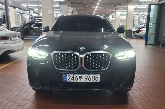 BMW X4 xDrive20i M Sport — пробег 24 895 км — фото 2 из 5