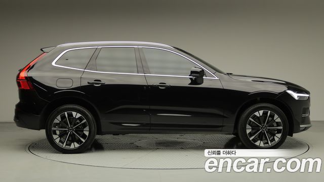 Volvo XC60 B5 Ultra Bright Air Sus — пробег 4 060 км — фото 3 из 5